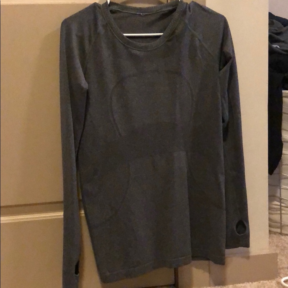 Lululemon top